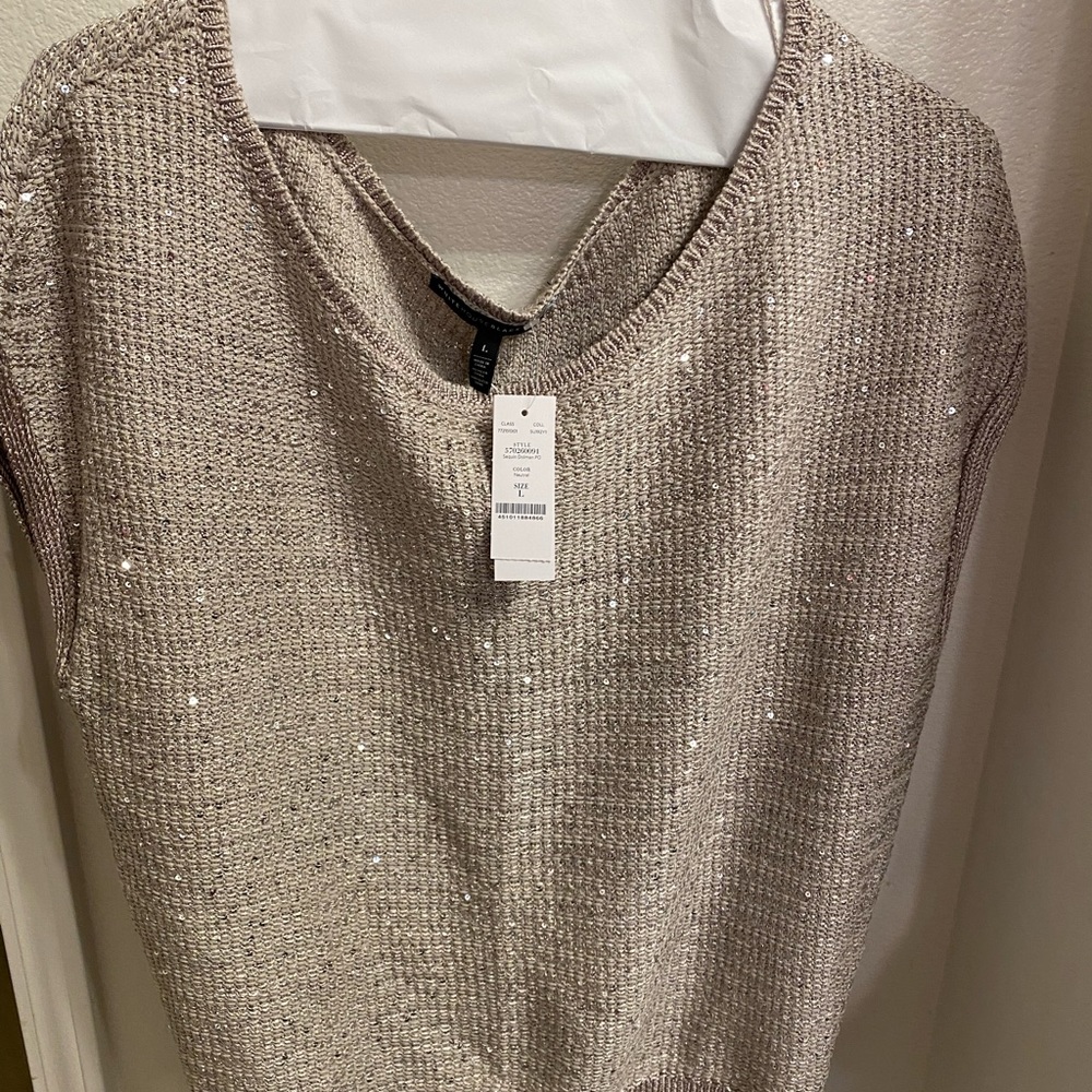 White House brand new sweater size L